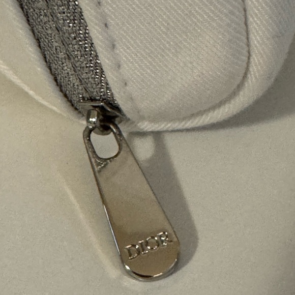 Dior White Satin Cosmetic Bag - Picture 3 of 3